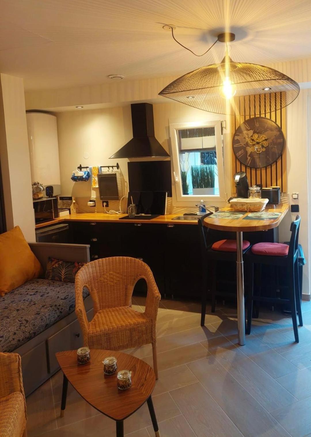 Paris-Julesverne-Bienvenue-Terrasse-Netflix Pantin Zewnętrze zdjęcie